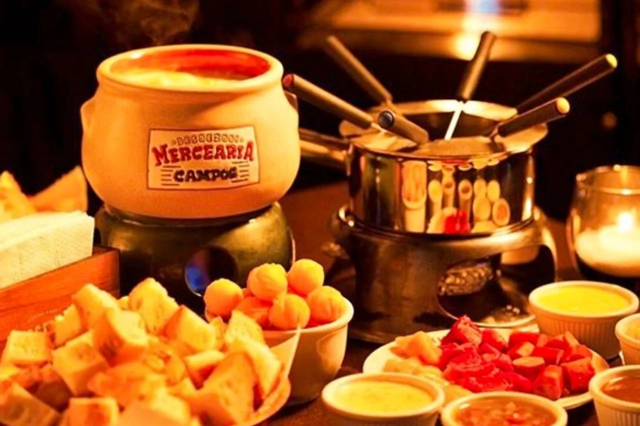 Fondue em restaurante de Campos do Jordão