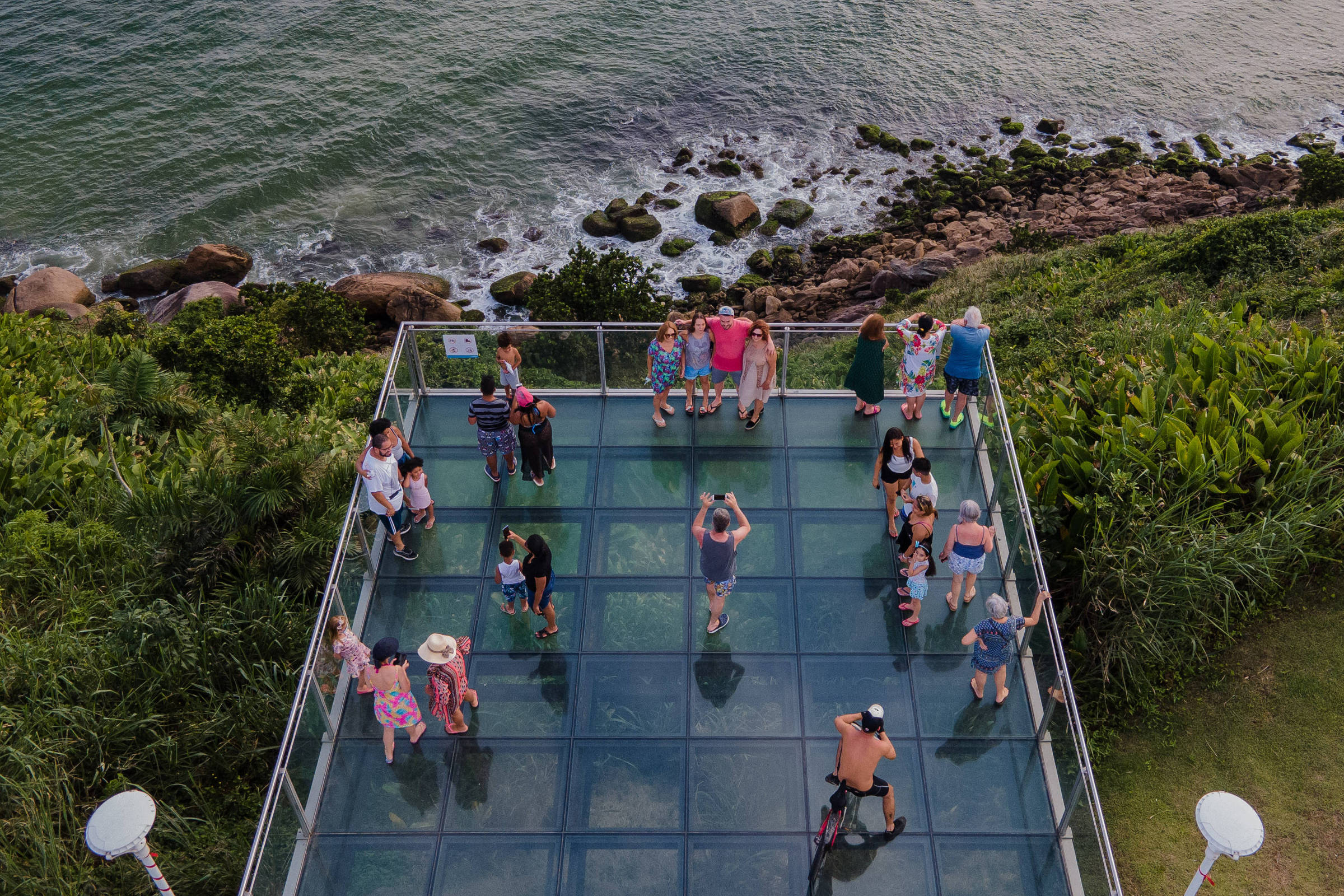 Mirante das Galhetas com vista para a Praia do Tombo no Guarujá