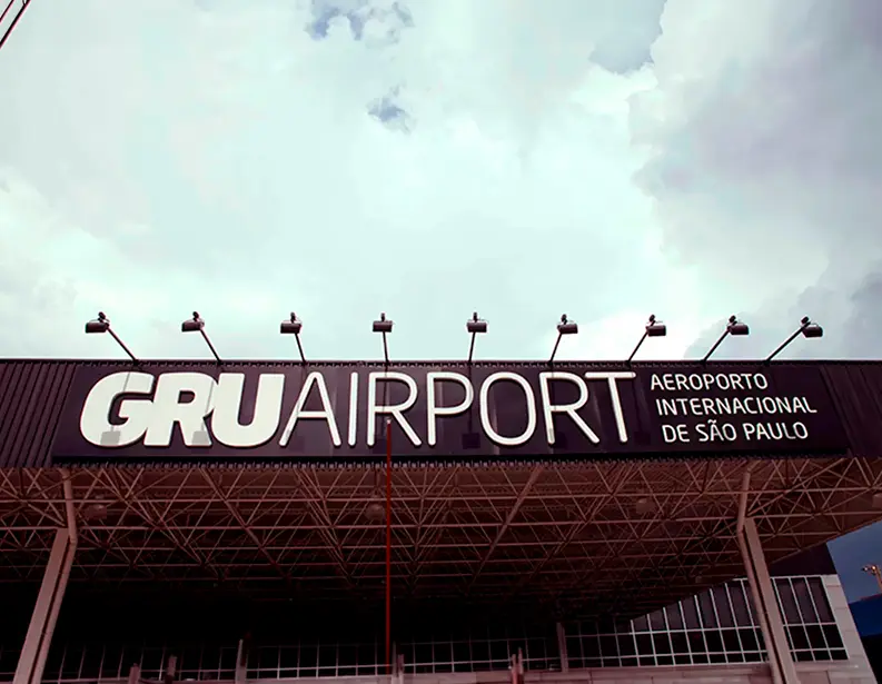 Imagem frontal do Aeroporto de Guarulhos (GRU)